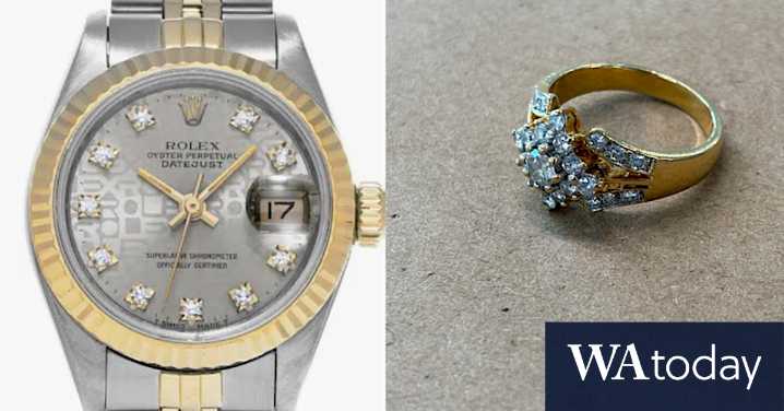 WA Police hunt two fake cops who stole ‘tens of thousands’ worth of jewellery, cash during bogus search warrant in Carlisle