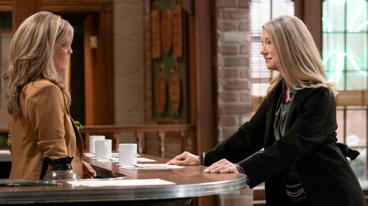 'General Hospital's Laura Wright and Cynthia Watros Have a Showdown at Bobbie’s