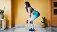 A trainer with over 15 years of experience explains the exact movements a beginner should do if they’re exercising for the first time