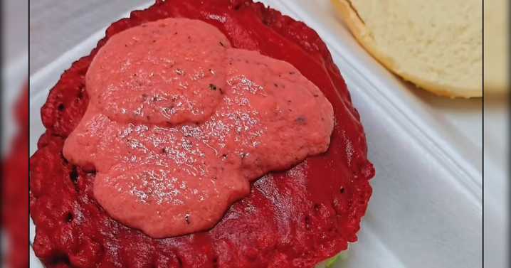 Innovative takeaway creates 'Scottish first' Pakora Burger and it looks wild
