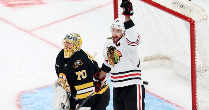 Blackhawks captain Foligno rejoins team