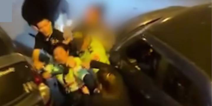 Mujer agrede a una policía durante intervención en Comas, hecho fue grabado pero ella quedó en libertad