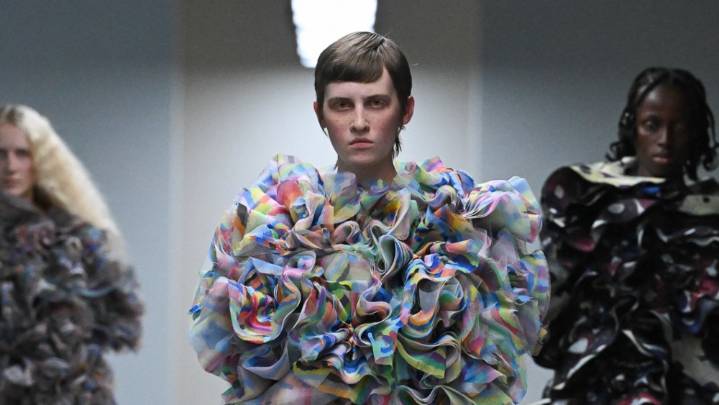 Anrealage Spring 2026 Ready-To-Wear Runway, Fashion Show & Collection Review