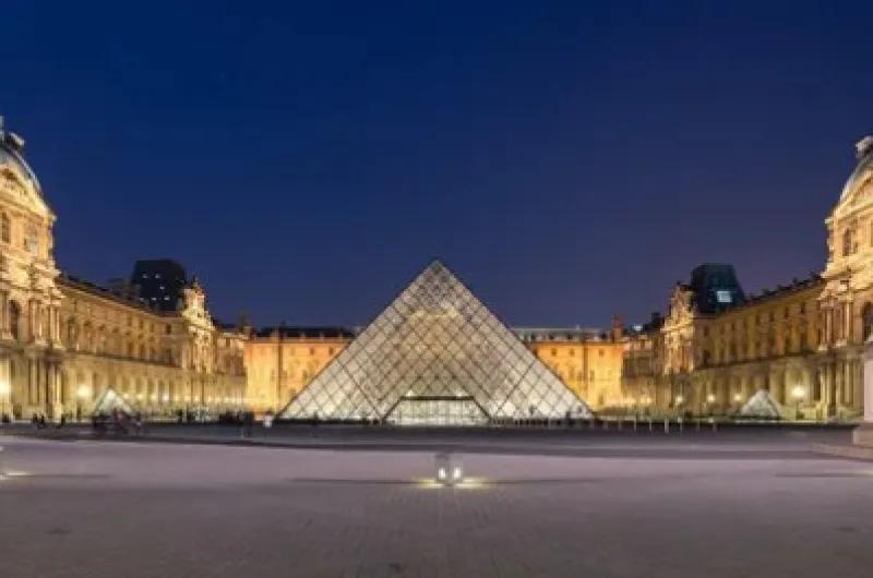 Histórica sala del Louvre, vacía: el increíble asalto que se completó en solo 7 minutos