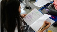 “Propuesta de ley busca cambiar horario escolar en Colombia: ¿qué implica para estudiantes y maestros?”