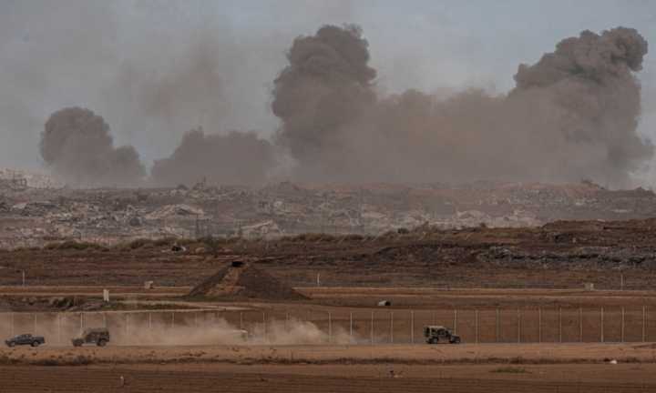 Israel anuncia alto al fuego en Gaza; miles de palestinos regresan al norte tras dos años de guerra