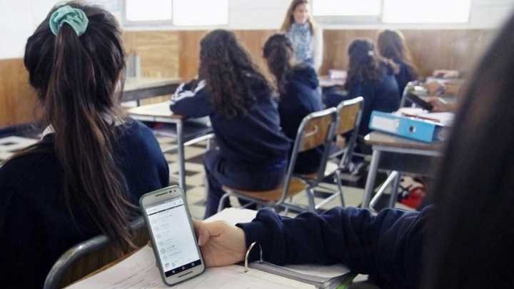 Insólito: Profesor participó en el robo del celular de su alumno en Cartagena