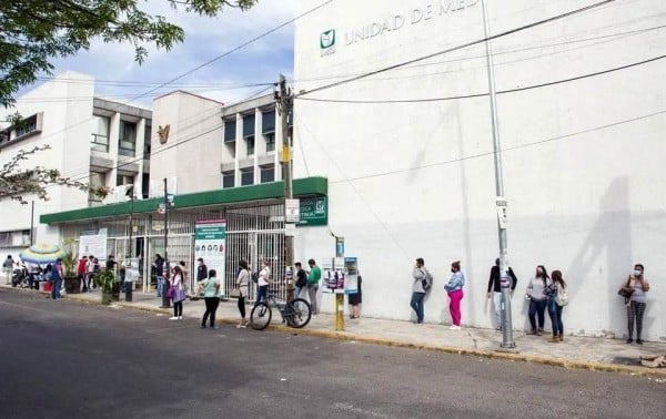 Va Sheinbaum por unificación del sistema de salud en 2027