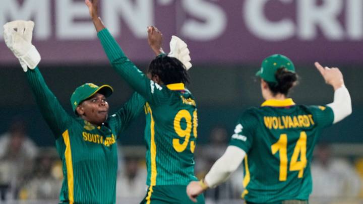 Women's Cricket World Cup: England thrashed by South Africa in semi-final after Laura Wolvaardt and Marizanne Kapp impress