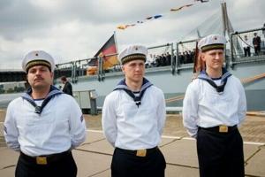 Germany reviews warship order after delays