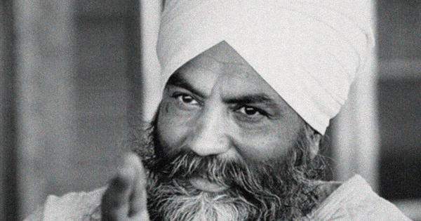 This book examines the history of Kundalini yoga (including how Yogi Bhajan made it a global brand)