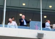La NFL multa con 250,000 dólares a Jerry Jones, dueño de Cowboys, por gesto obsceno