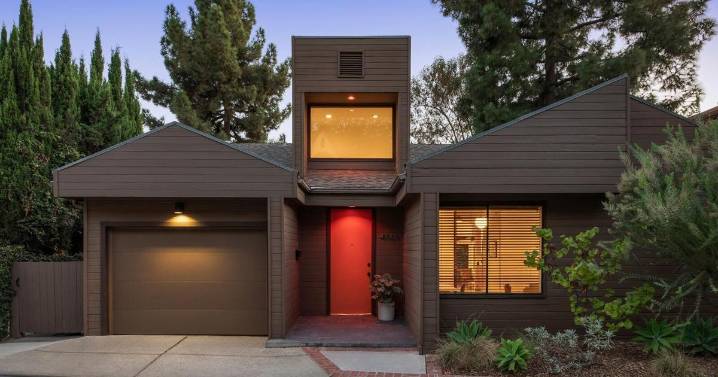All Signs Point to Homes in Silver Lake and Mt Washington