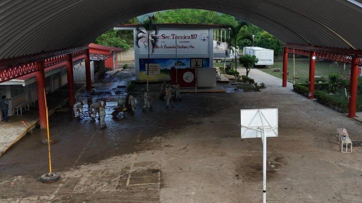 Regresan 93 mil estudiantes a clases presenciales en la zona siniestrada de Puebla