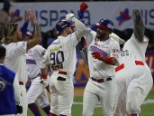 Tiburones da la estocada en el Universitario