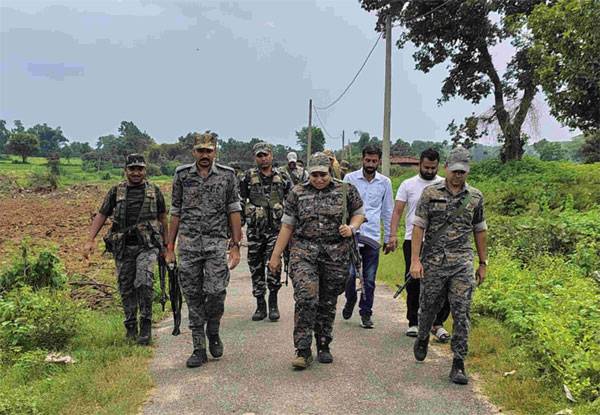 Top Maoist commander surrenders in Chhattisgarh