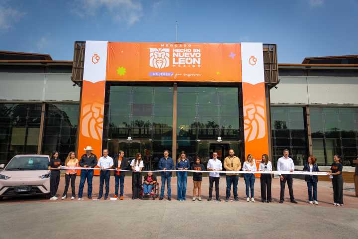 Samuel y Mariana inauguran mercado para emprendedoras locales