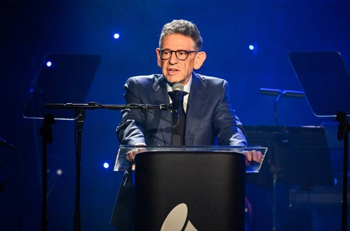 UMG CEO Lucian Grainge Outlines Company’s AI Strategy in New Memo: ‘Enormous Potential’