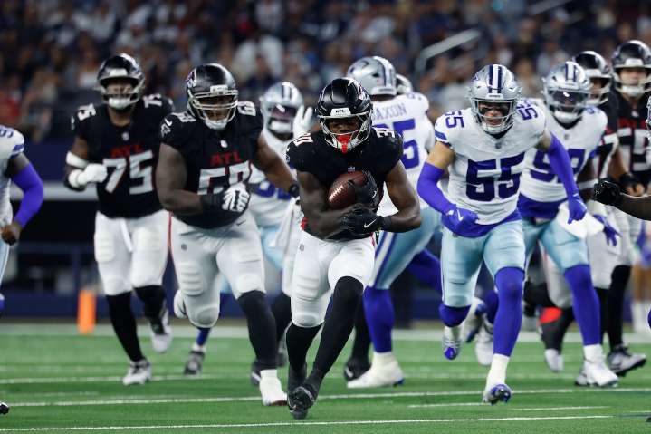 Patriots add running back depth with Antonio Gibson out