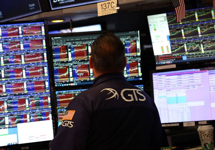 Wall Street hovers near all-time highs with solid performances from top