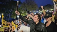 Amenaza a Milei en Corrientes: confirman la visita presidencial pese al cartel intimidatorio en la sede de LLA