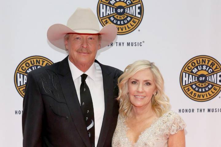 These Are the Happiest Married Couples in Country Music