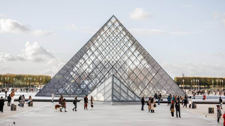 El Louvre traslada sus joyas al Banco de Francia tras millonario robo