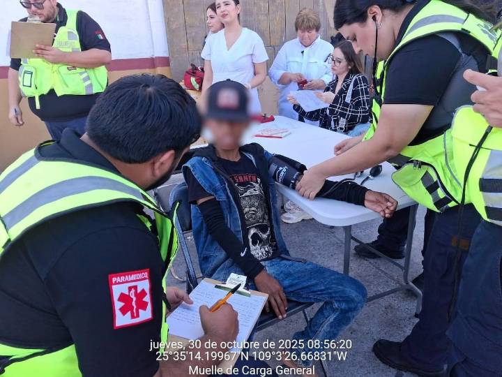 Detiene Marina embarcación con 27 menores frente a costas de Sinaloa