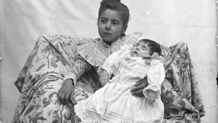 Fotografía ‘post mortem’ en la web del Archivo General con motivo del Día de Difuntos