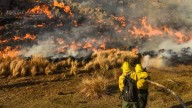 Incendios: Esperan apagar el fuego en la Quebrada de los Condoritos