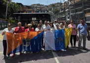 Un grupo de vecinos de San Mateo margulla en la Comuna 13 de Medellín