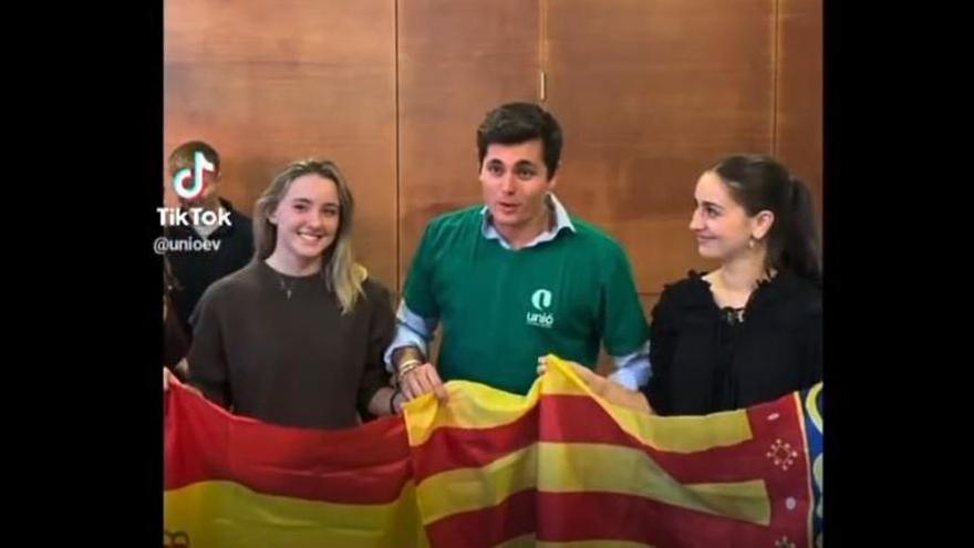 El Ayuntamiento de València se saltó el plazo para autorizar la charla de Vito Quiles en una sala municipal