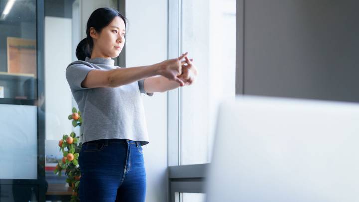 Prepare for a day at a desk with this trainer’s five