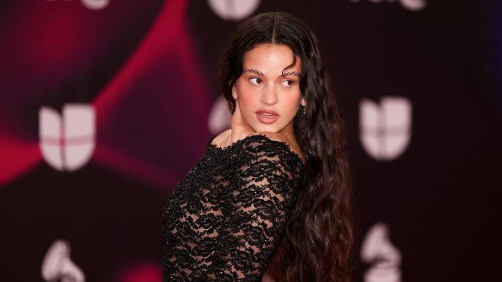 Pandemonium at pop star Rosalía's flash mob prompts criticism from Madrid's mayor