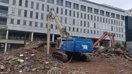 El hotel de Pacientes del CHUAC, reducido a escombros: así ha sido el derribo