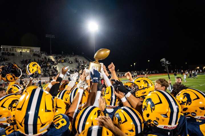 Kalamazoo-area high school football scoreboard for Week 7 of 2025 season