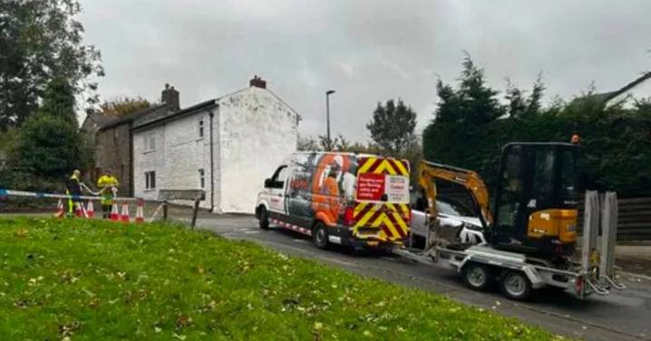 Darwen gas leak RECAP: Hundreds evacuated after major incident as 'hissing' heard