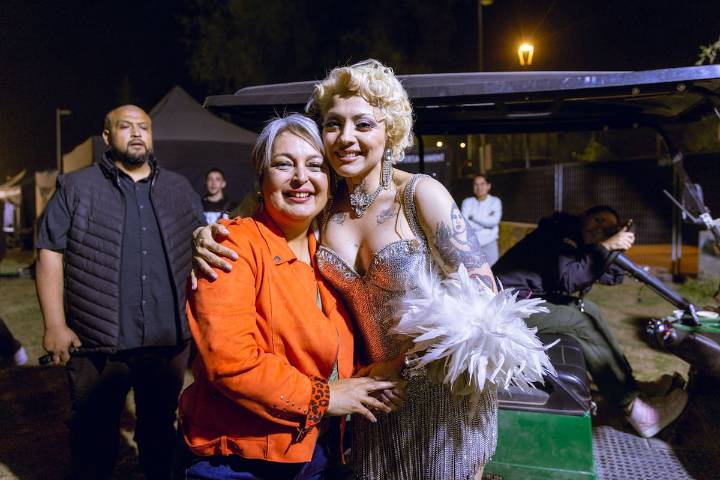 “Es la primera vez en mi vida que...”: Mon Laferte aclara respaldo a Jeannette Jara tras fotografía con candidata