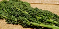 La planta comestible con propiedades curativas que combaten el hígado graso, la artritis y limpian los riñones