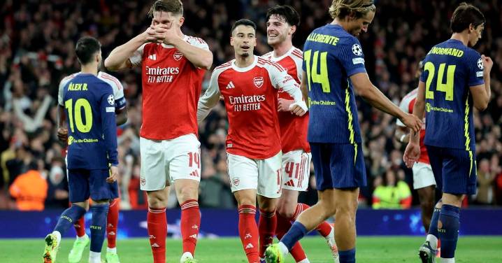 Jarro de agua fría para el Atlético ante el Arsenal (4