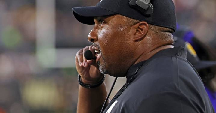 Kennesaw State beats Florida International 45-26 for fifth straight win
