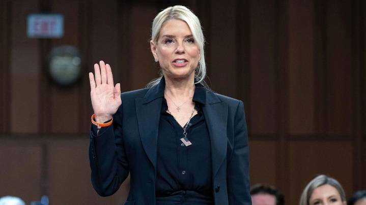 The Latest: Trump administration threatens no back pay for federal workers in shutdown