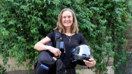 Desde Neuquén al cielo: Laura Poljak, 38 años de pasión por el paracaidismo y récords mundiales