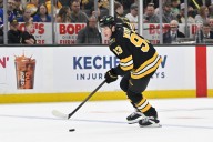 Deadspin | Minten, Korpisalo deliver in overtime as Bruins edge Blackhawks