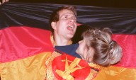 Alemania conmemora 35 años de unidad, pero jóvenes aún sienten divisiones
