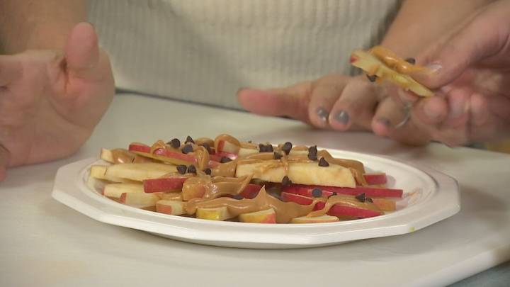 Pumpkin smoothie and apple nachos