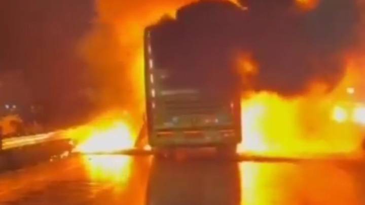 20 personas quemadas vivas en un accidente de autobús en la India (+Videos)