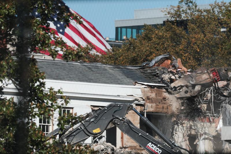 Trump begins demolition to prepare for White House ballroom