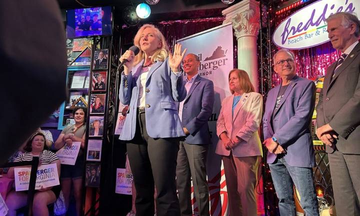 Spanberger leads Earle-Sears in Va. gubernatorial race