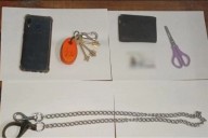 En plena vía pública torturaba a una mujer que estaba desnuda y atada con una cadena para perros